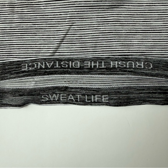 Lululemon Swiftly Tech Short Sleeve 2.0 Black White Stripe Size 6 - Picture 4 of 6